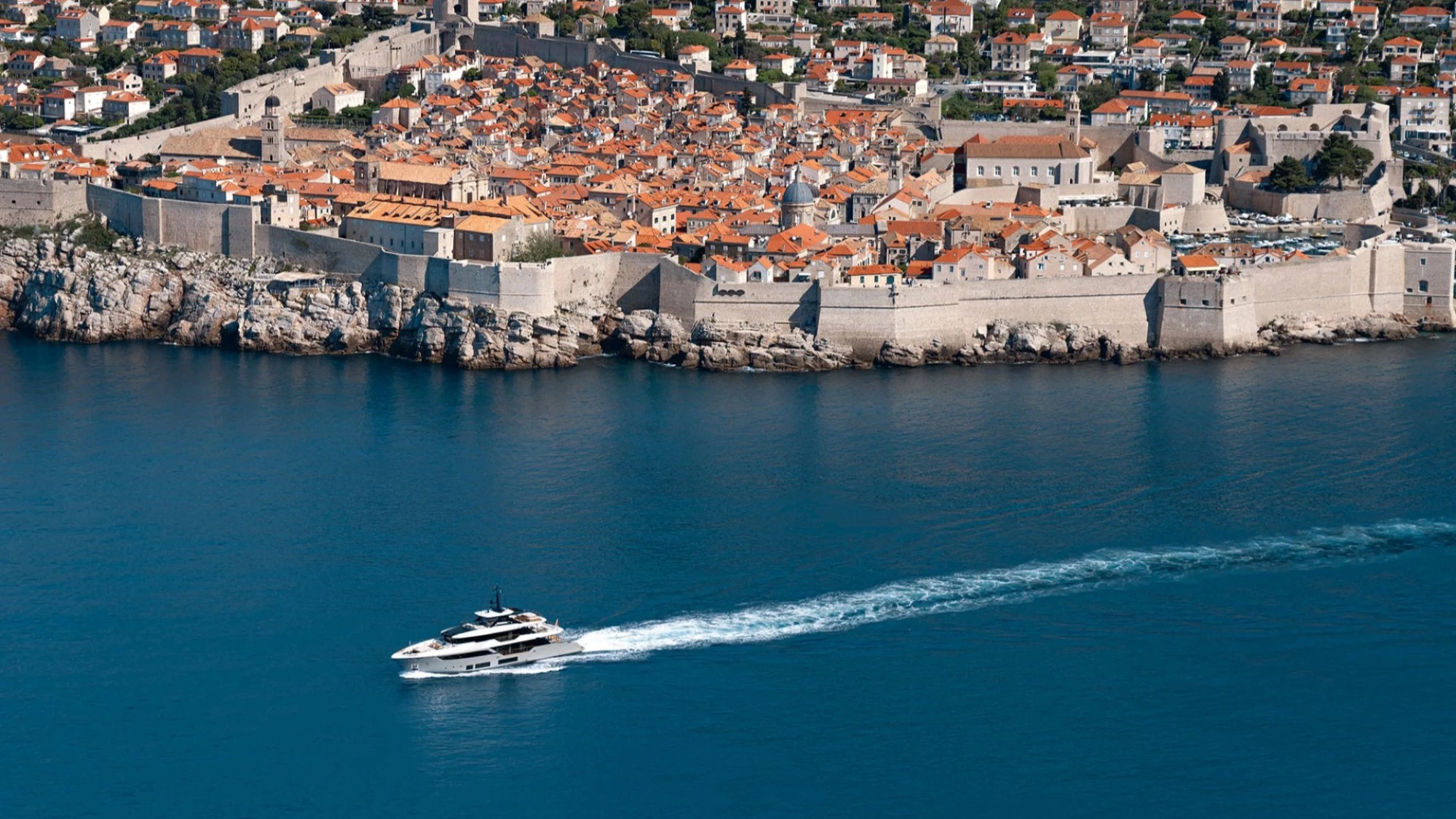 Custom Line Navetta 38