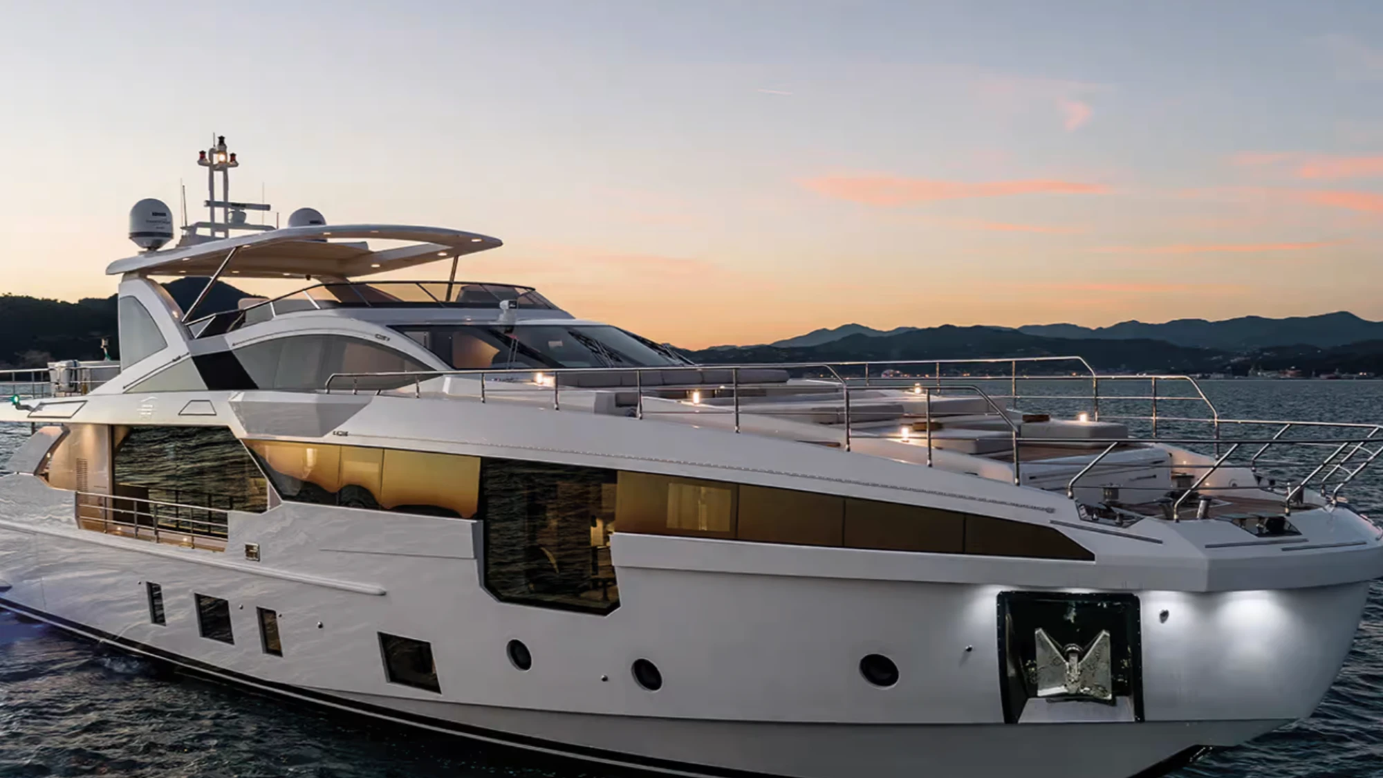 Azimut Grande 32M