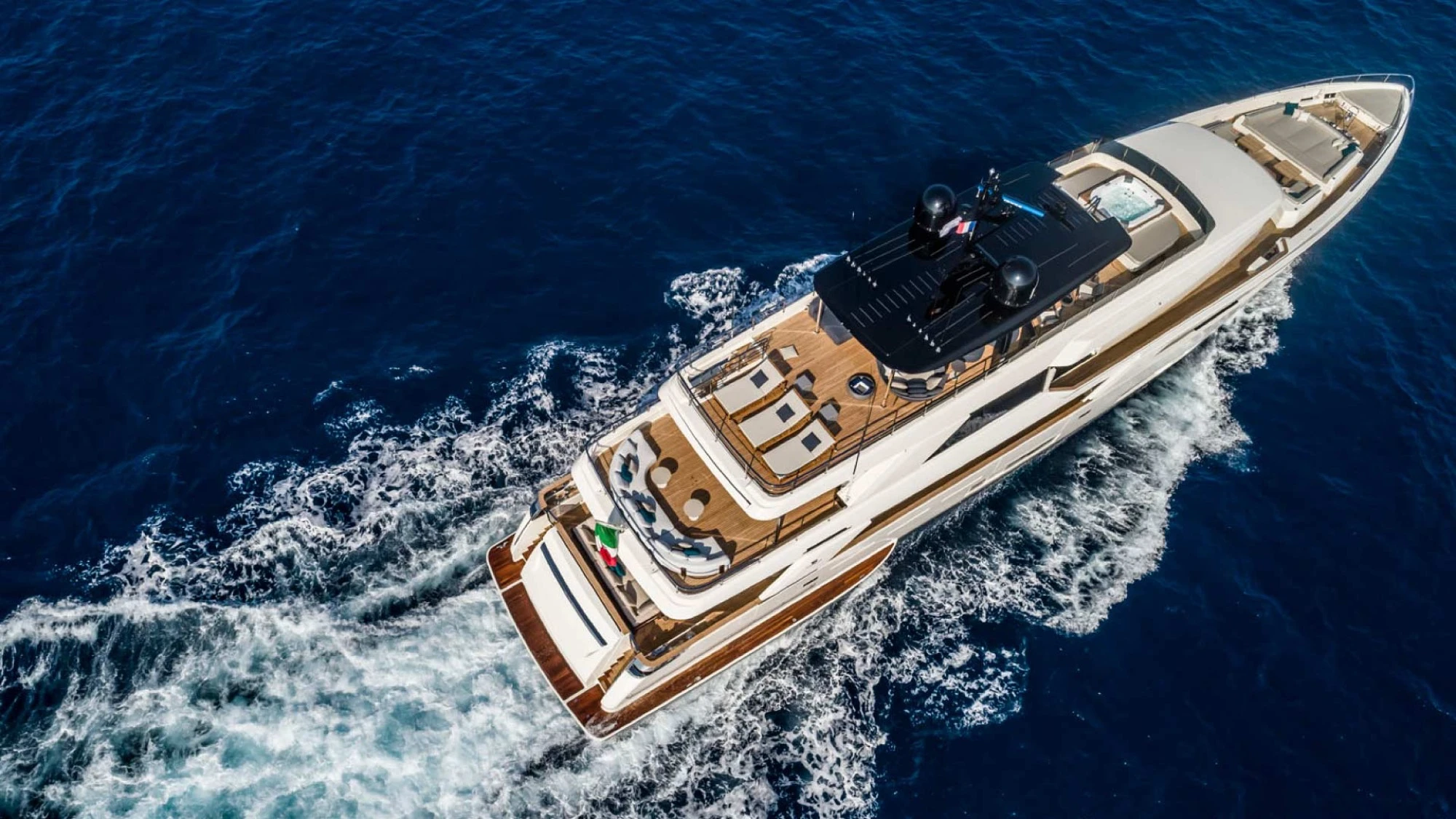 Custom Line Navetta 42