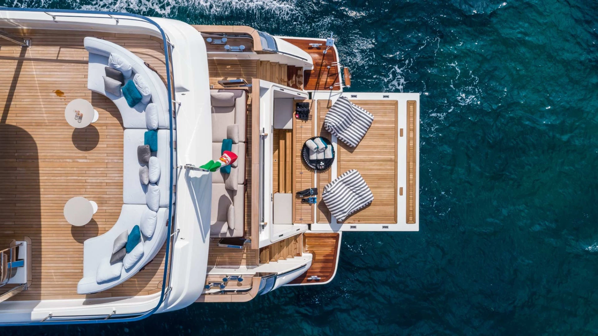 Custom Line Navetta 42