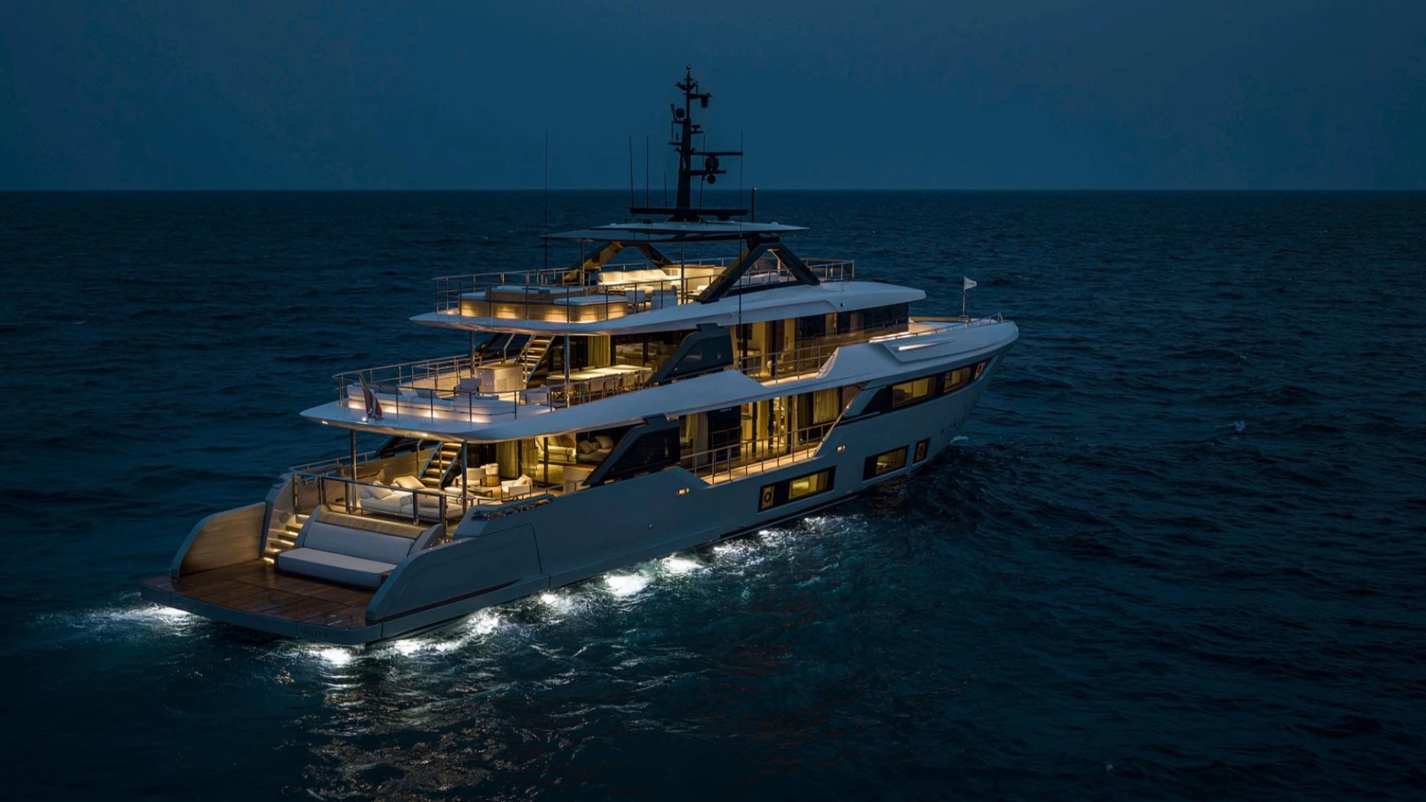 Custom Line Navetta 38