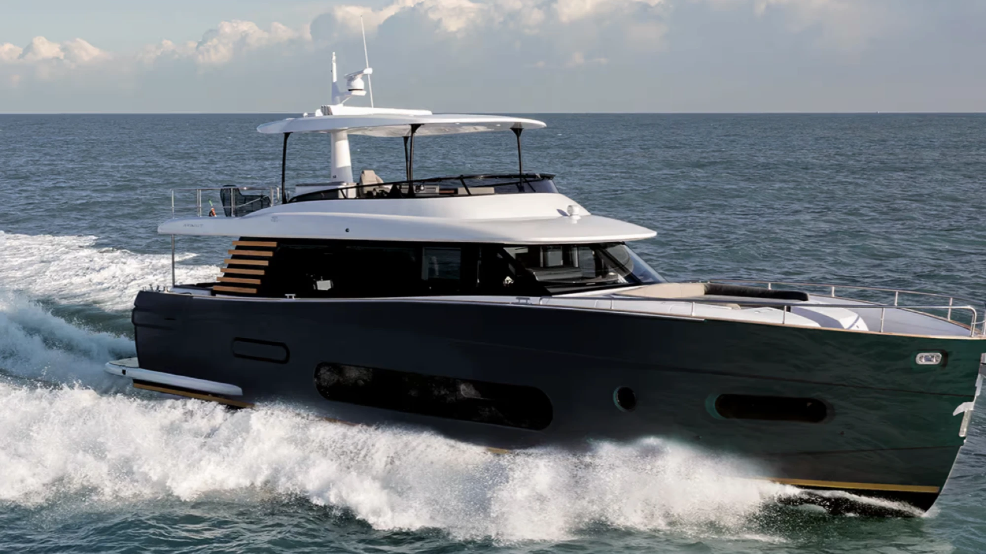 Azimut Magellano 66