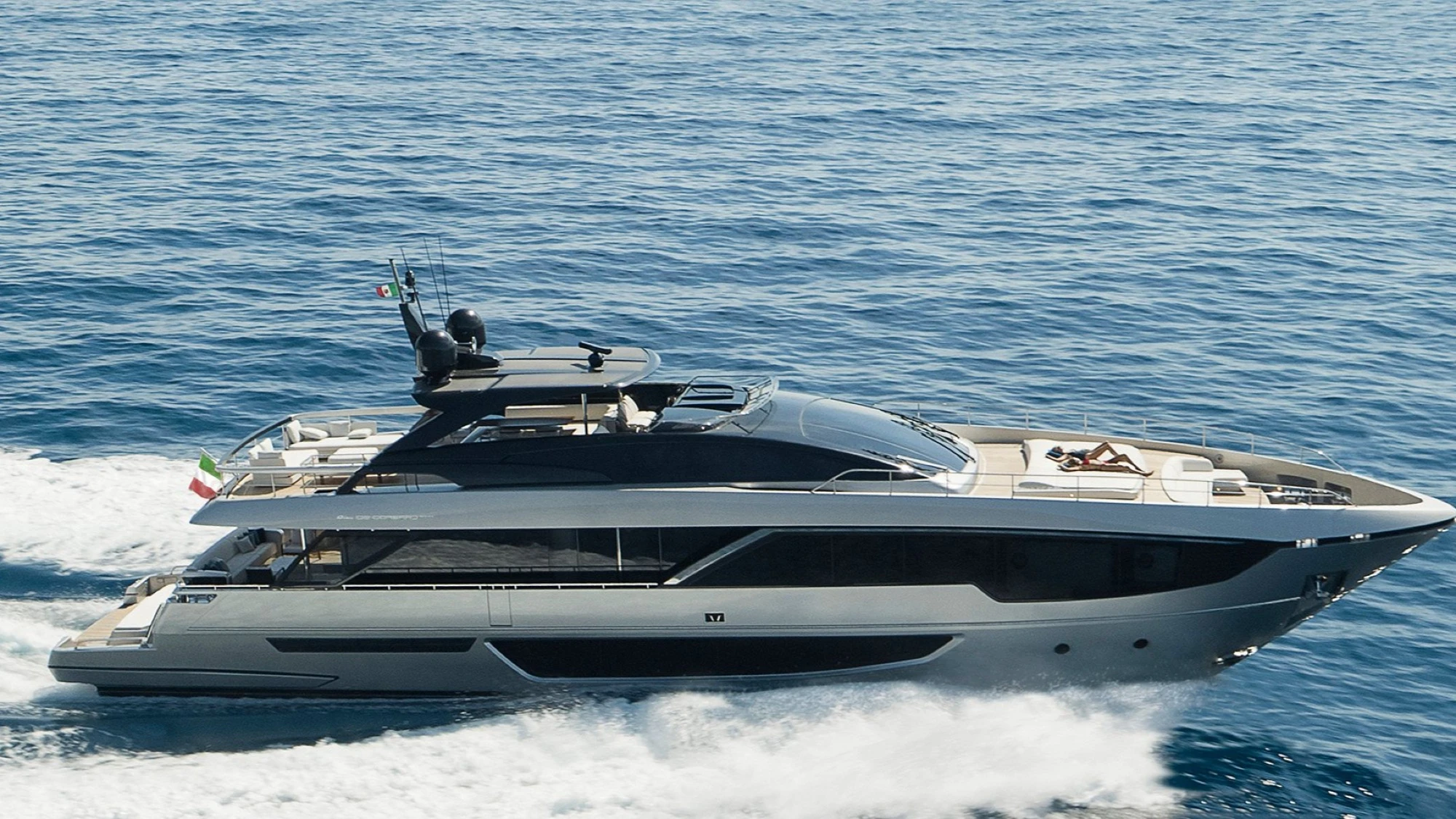 Riva 102' Corsaro Super