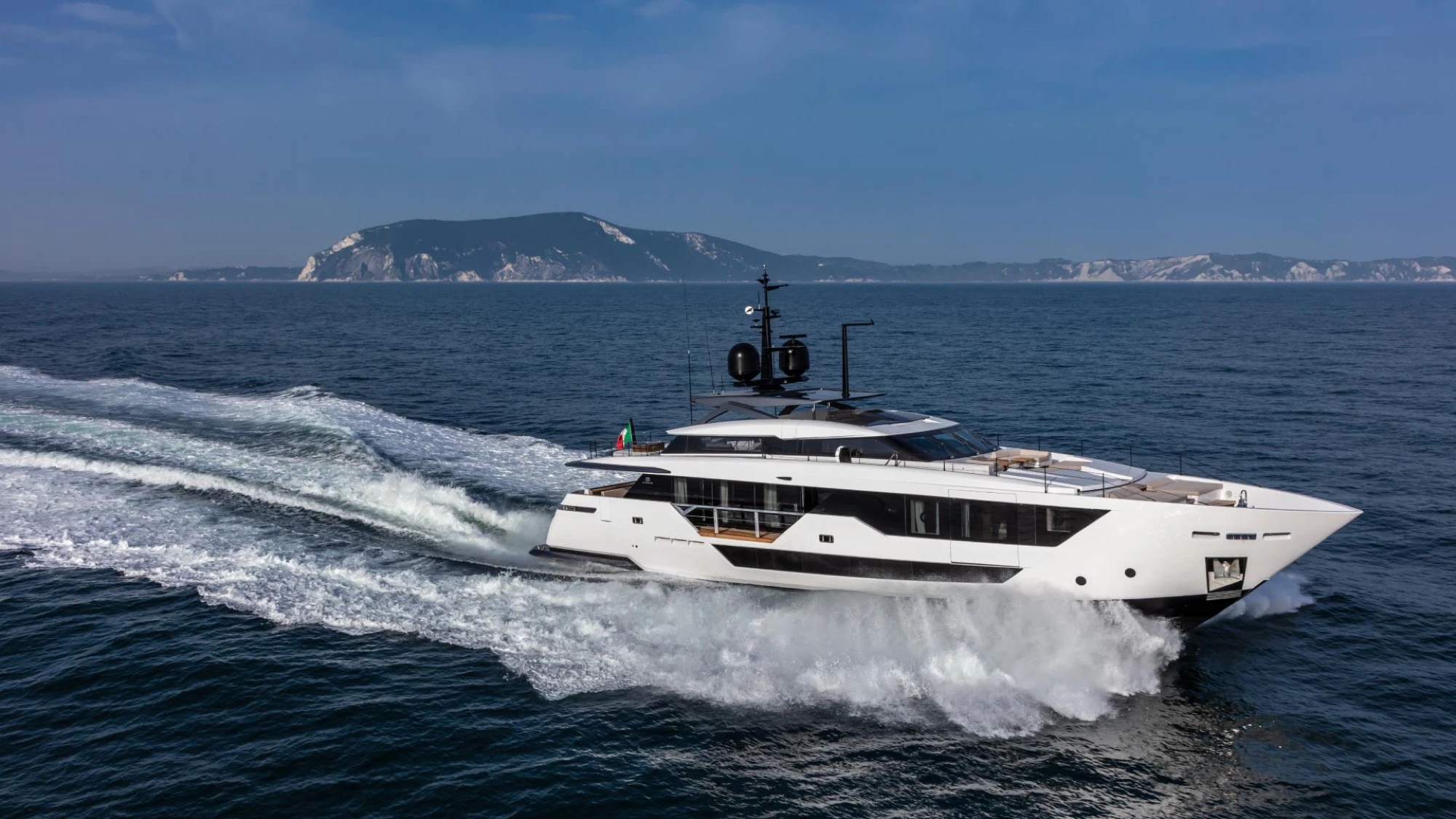 Custom Line 106'