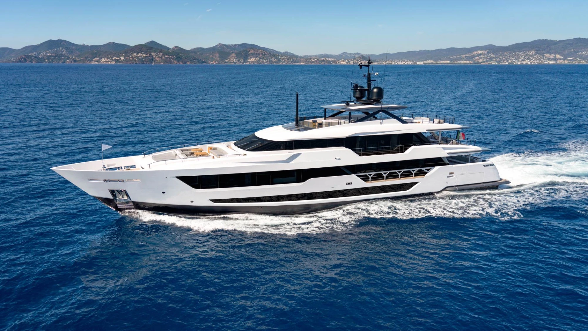 Custom Line 140'